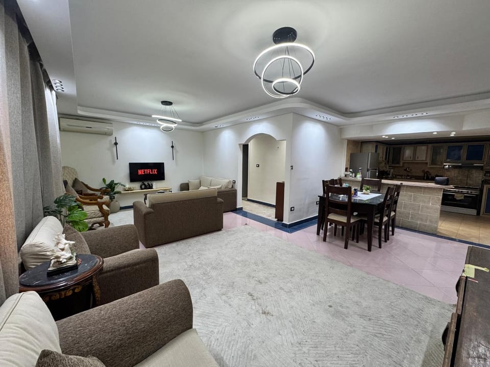 Cozy Heaven - Near Airport 10 mins to CAI Airport Apartment in Cairo Governorate