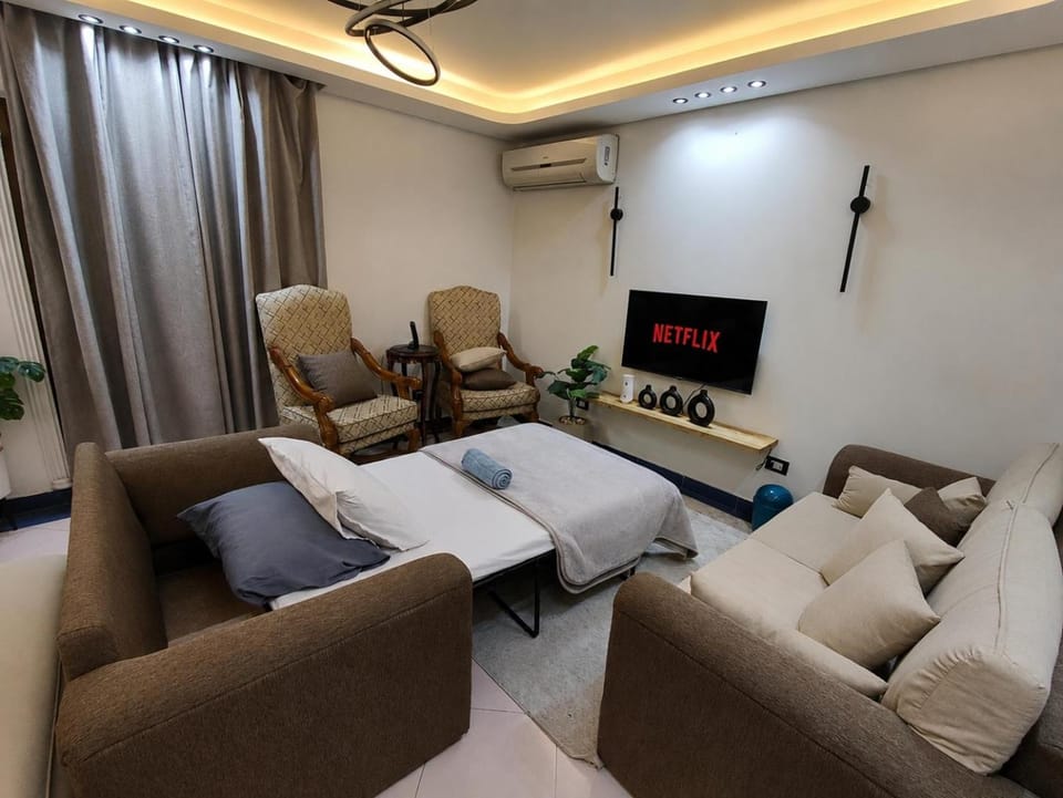 Cozy Heaven - Near Airport 10 mins to CAI Airport Apartment in Cairo Governorate