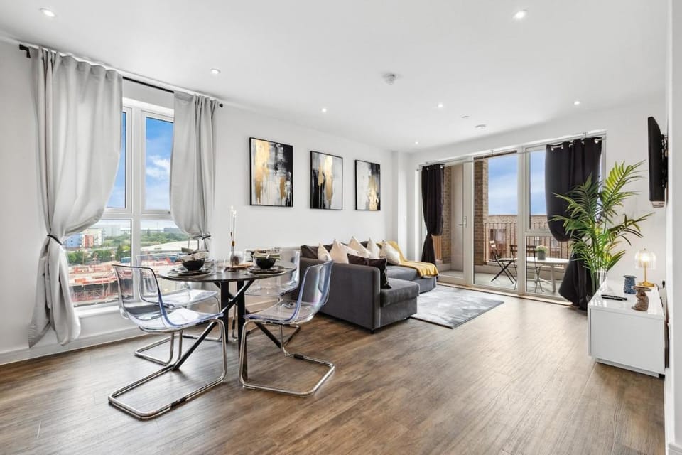 Fantastic 2 bed Flat with view IG11 Apartment in Barking
