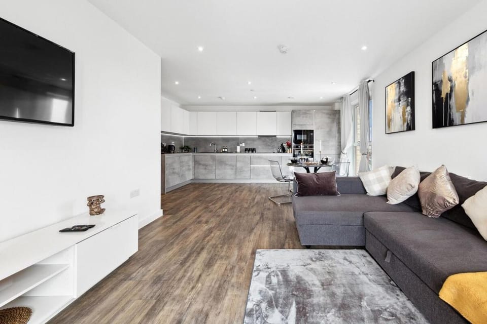 Fantastic 2 bed Flat with view IG11 Apartment in Barking