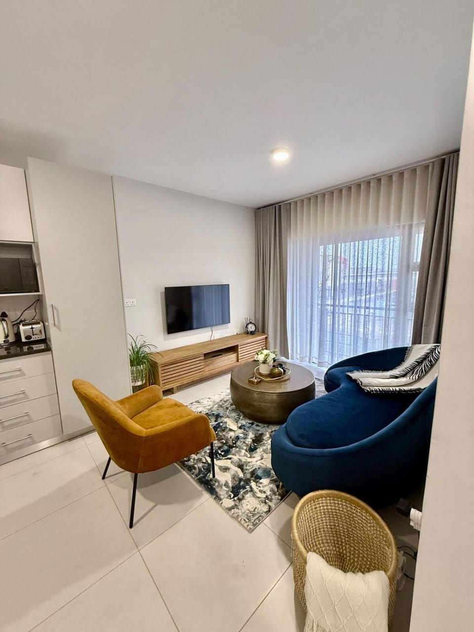 Living room, Seating area