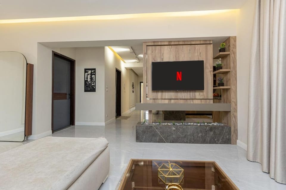 83/17/3 (1) · Your Personal Luxury 3BR Retreat Apartment in Cairo Governorate