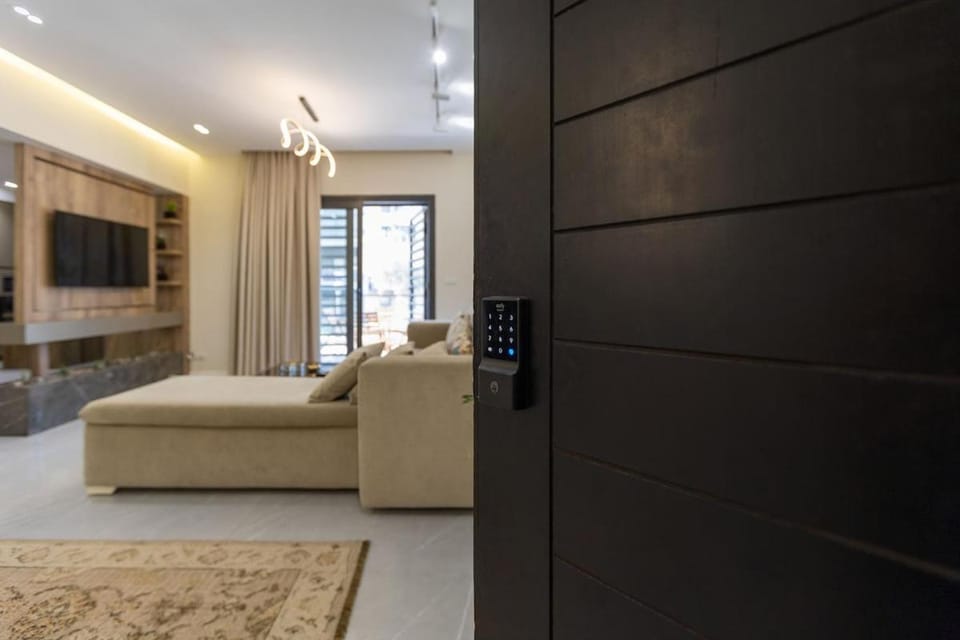 83/17/3 · 5BR-4BATH Spacious Luxury Haven Apartment in Cairo Governorate