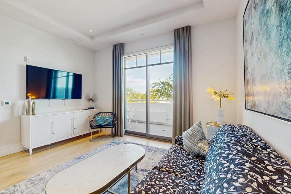 SoCe Flats 204 House in Naples