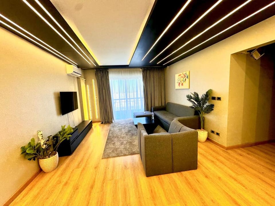 124-3-43 · Hidden Gem Madinaty+5GWifi&Stunning Patio+ (VIEW) Apartment in Cairo Governorate
