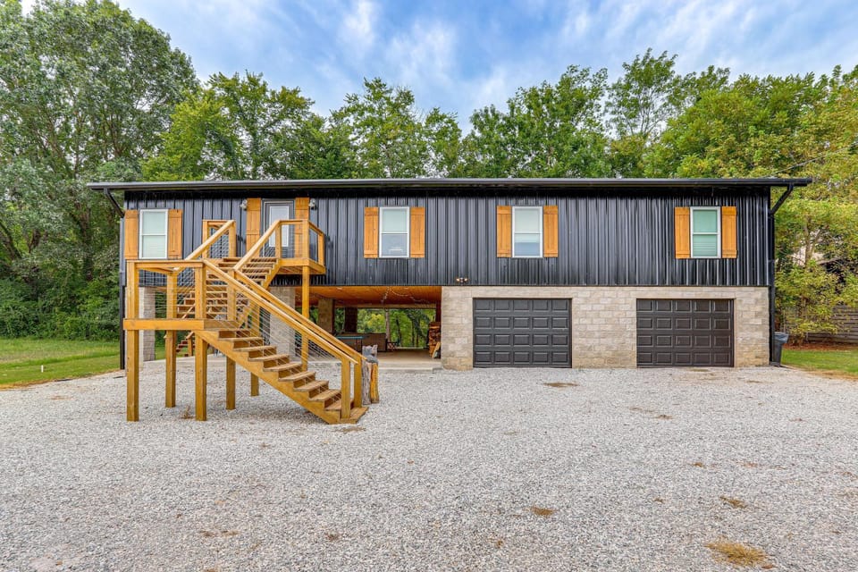 Relax on the River: Modern Mountain View Escape! House in Arkansas