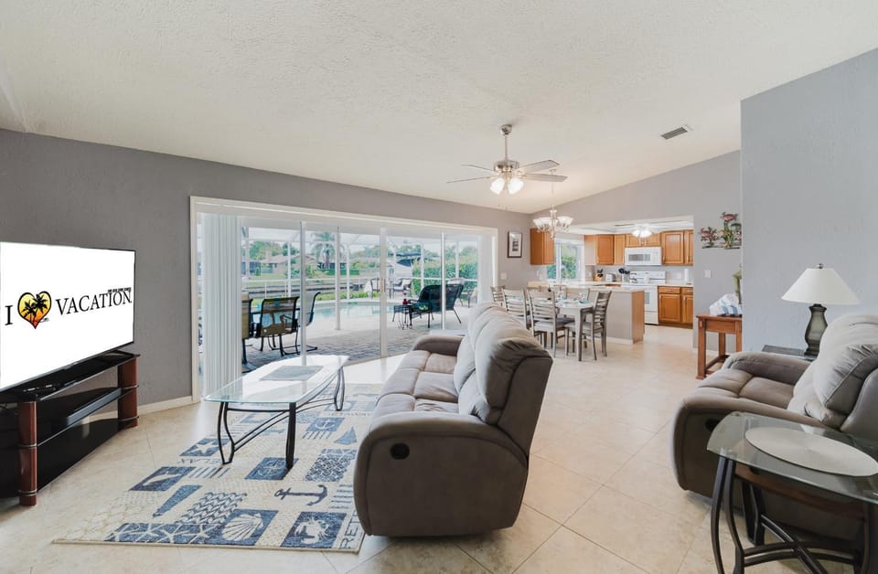 Pet friendly direct gulf access villa w/heated pool & kayaks! Villa Frances - SWFL Rentals Villa in Cape Coral