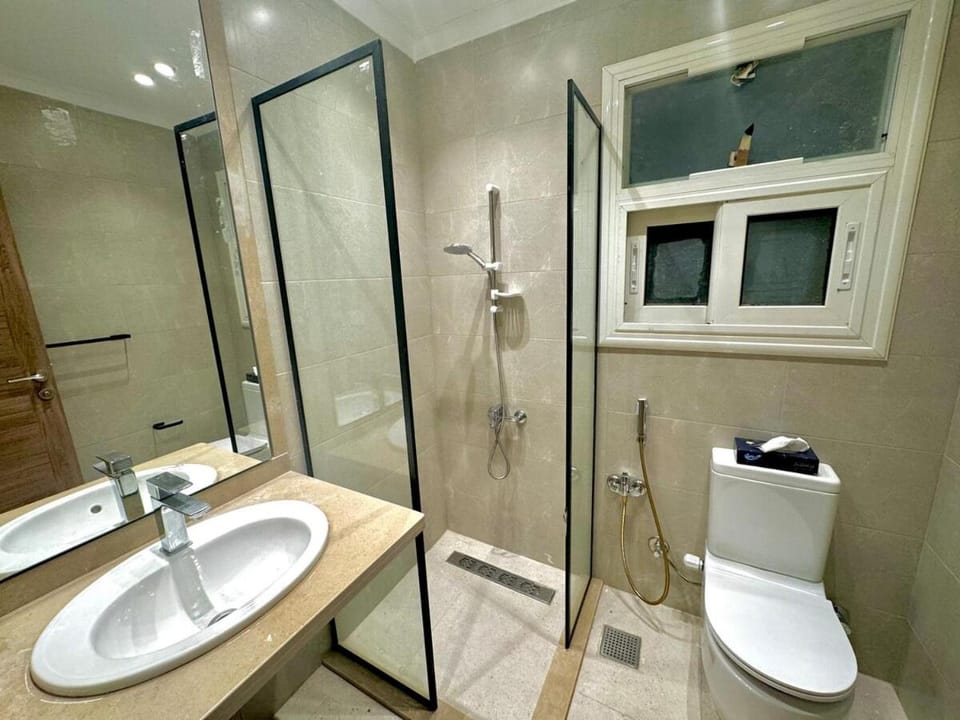 124/4/32 · Luxurious 3BR-Stunning Patio&View+5G Wifi Madinaty Apartment in Cairo Governorate