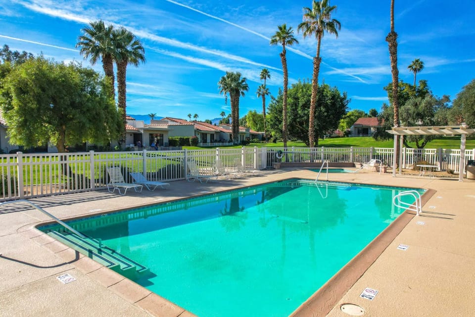 Golf & Swim: Country Club Condo in Palm Desert House in Palm Desert