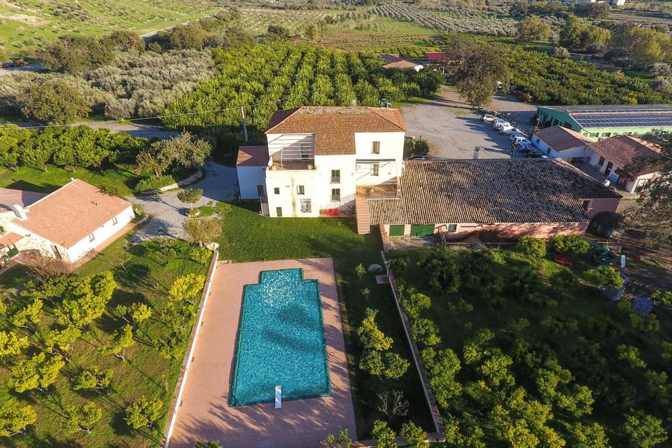 Property building, Day, Natural landscape, Bird's eye view, Pool view, Swimming pool, Swimming pool