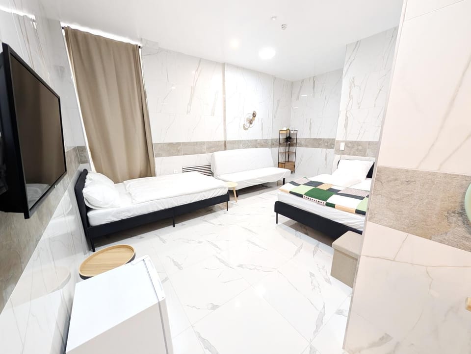 Elegant Vienna Apartments in Prime Location Steps from Danube & Prater YB4 Apartment in Vienna
