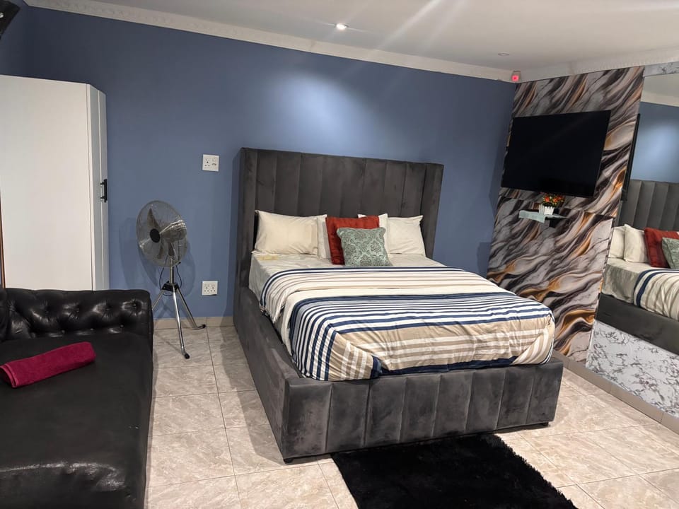 Browns villa and construction pty ltd Apartment in Cape Town