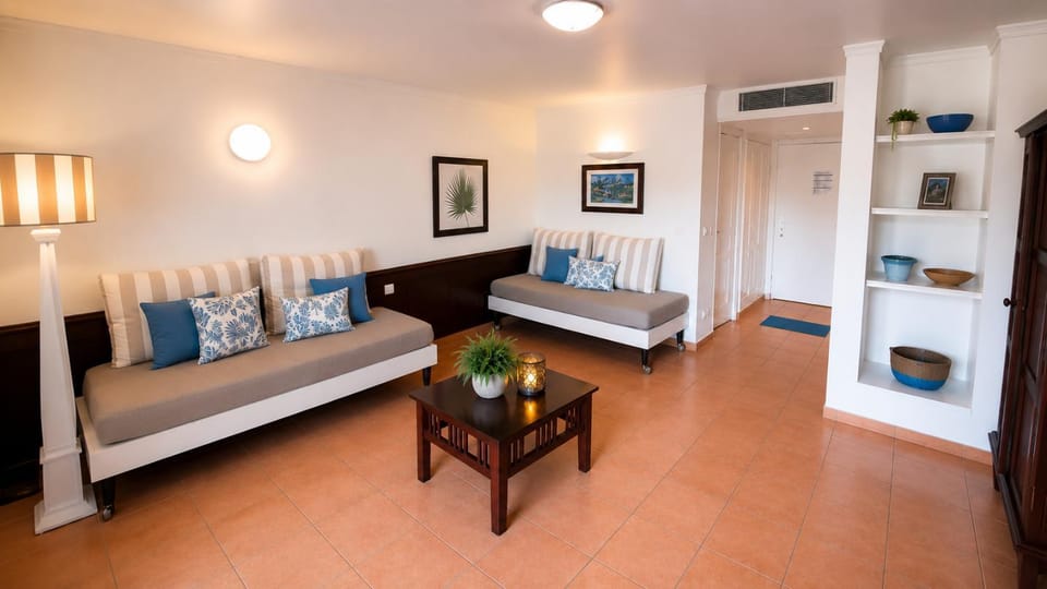 Communal lounge/ TV room, Living room, Seating area