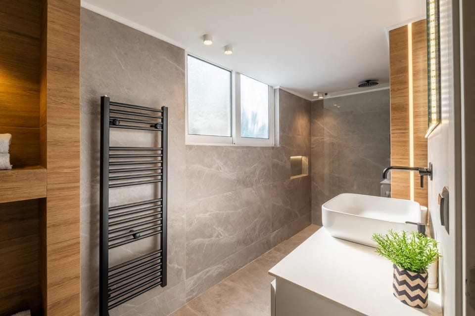 Shower, Bathroom, towels