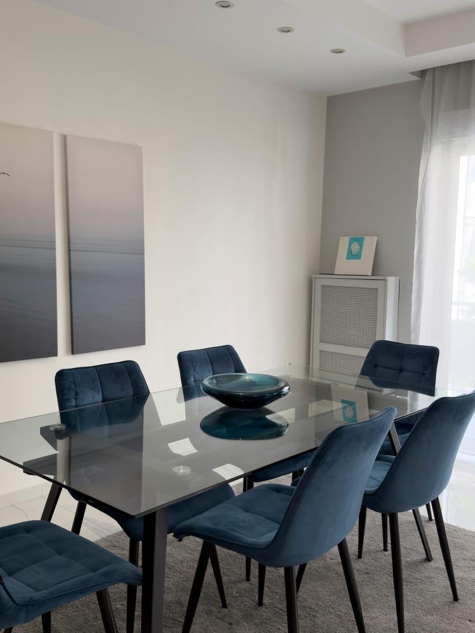 Seating area, Dining area