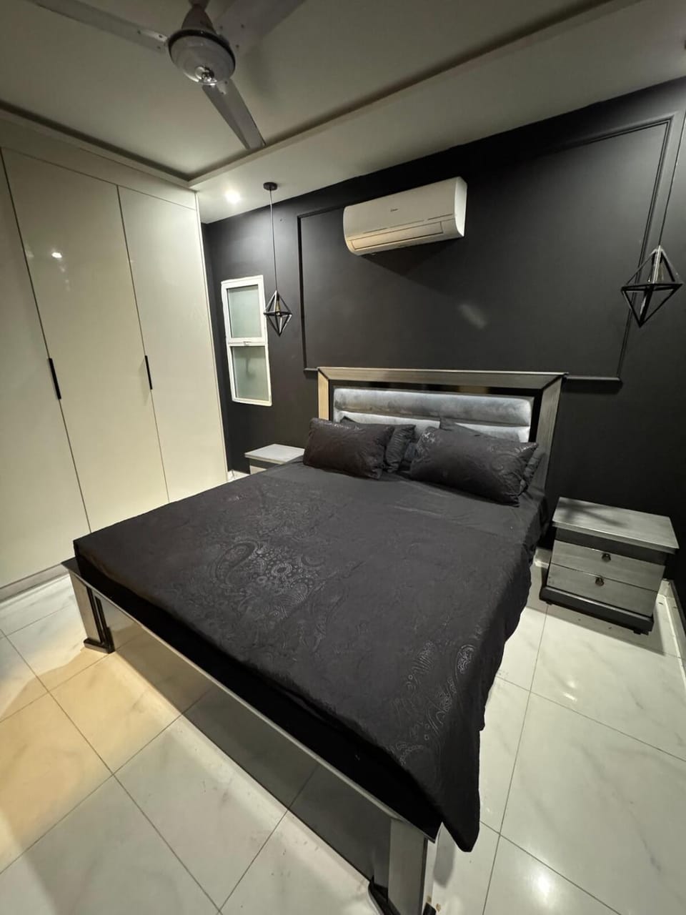 ZayrNest 2BR Apt Pool Gym Cinema, Snooker Luxe Apartment in Lahore
