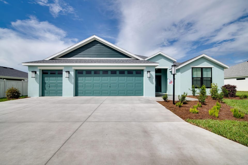 Golf & Swim in The Villages! Modern Home w/ Lanai House in Wildwood