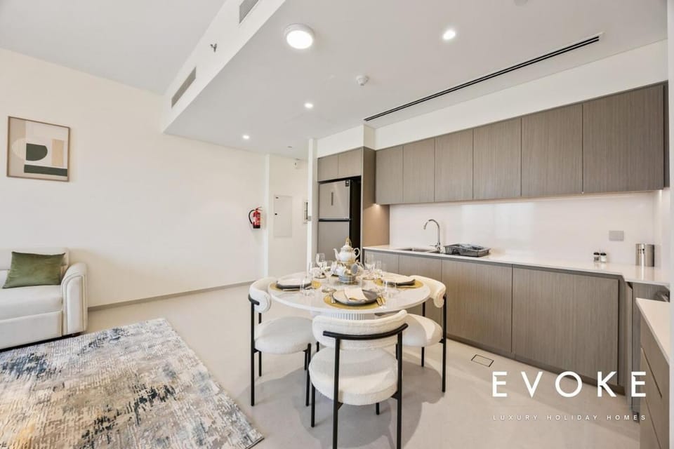 Grande 2BR Balcony Burj & Fountain Views by Evoke Apartment in Dubai
