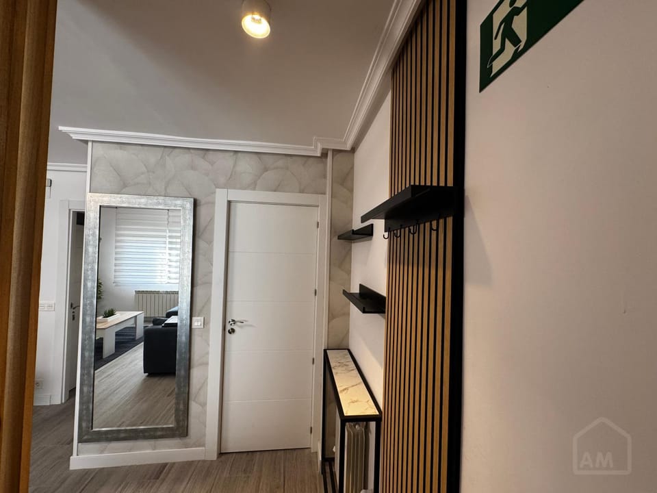 Lobby or reception, Photo of the whole room