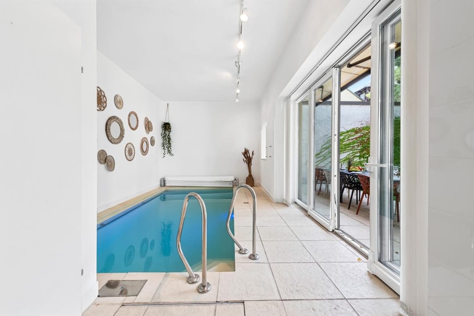 Pool view, Swimming pool