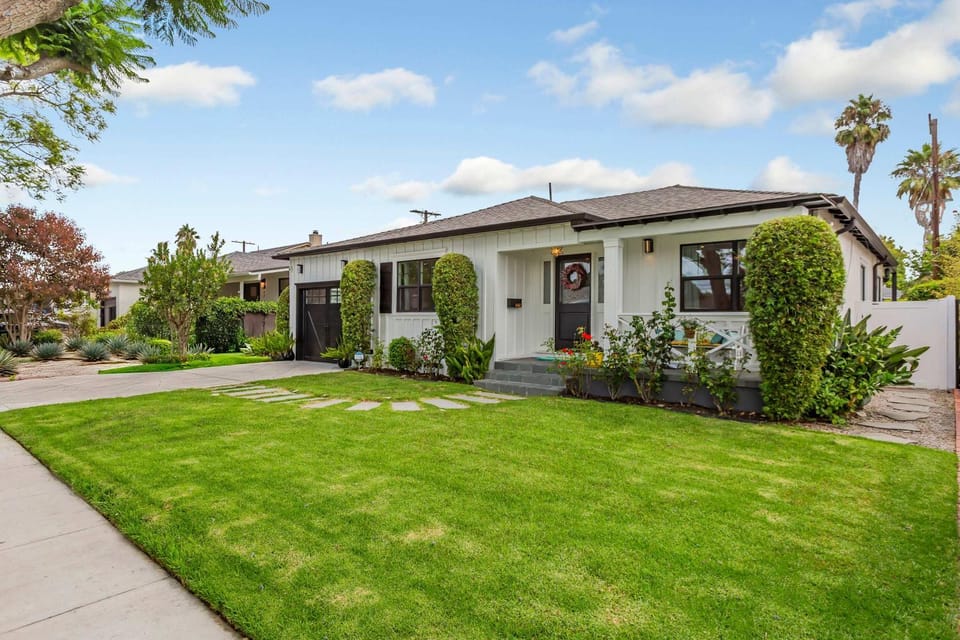 Spacious 4BR Games Workspace Outdoor Fun House in Mar Vista