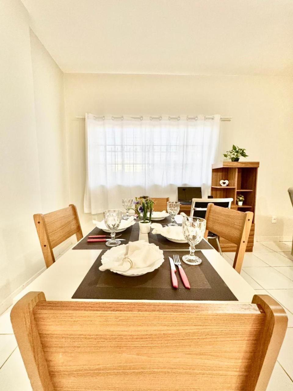 APARTAMENTO CONFORT NO CENTRO Ar cond 2 QUARTOS Apartment in State of Goiás