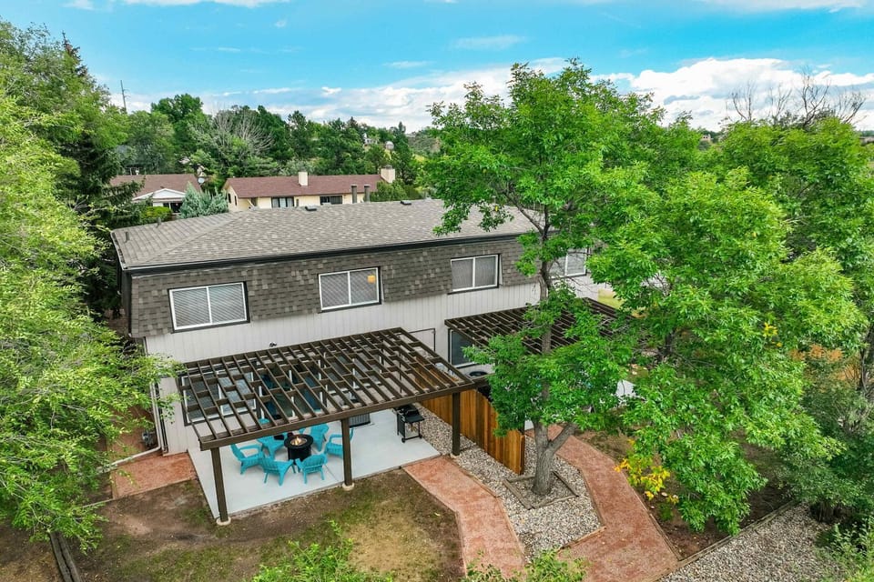Champion Estate Epic Game Room Fire Pits & Views Apartment in Colorado Springs