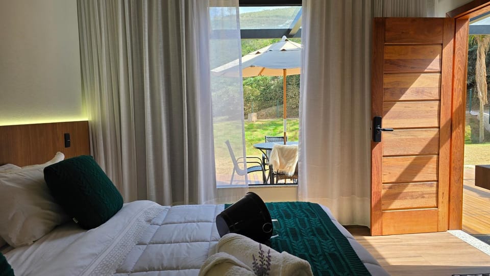 Bed, View (from property/room), Photo of the whole room, Bedroom