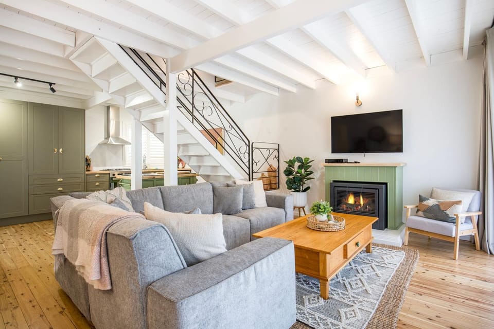 Wavesong on Watts - Pet Friendly with Spa House in Callala Bay