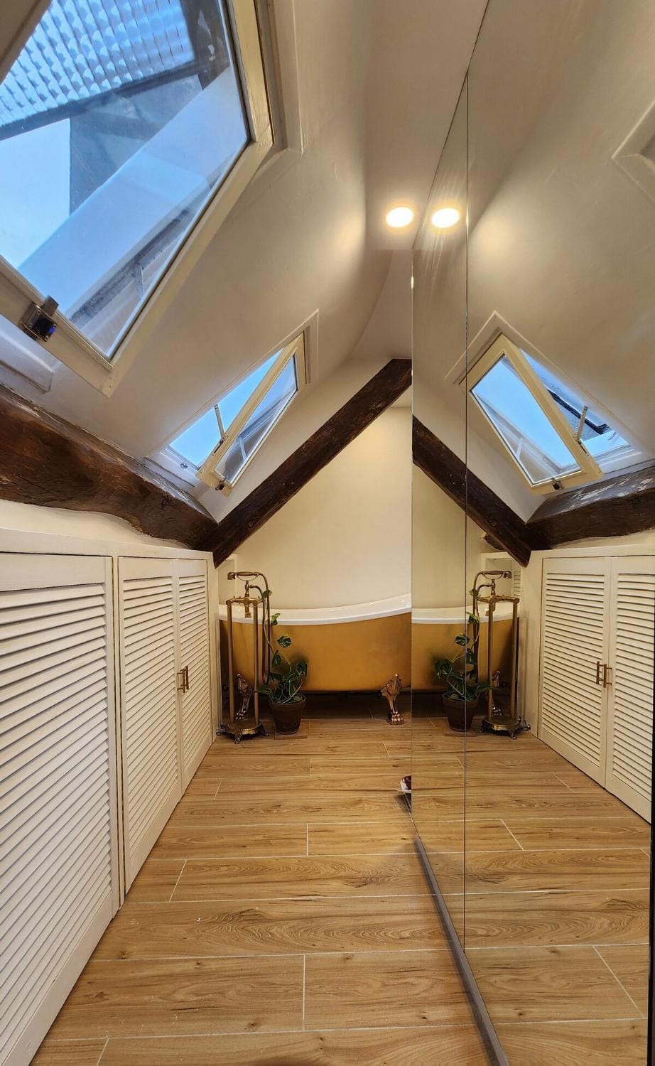 Elegant Haussmann apartment 50m G Lafayette Apartment in Paris