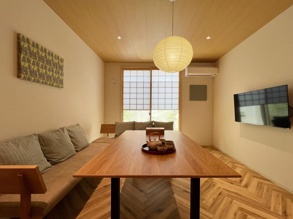 TV and multimedia, Living room, internet, air conditioner