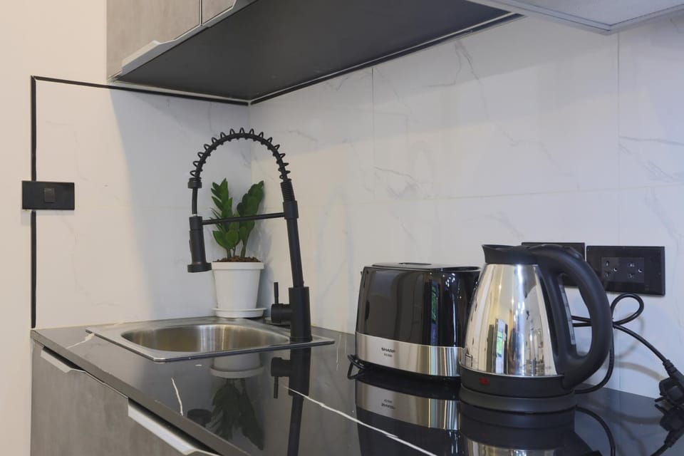 Kitchen or kitchenette, kitchen, kitchen