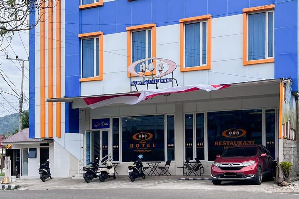 Facade/entrance