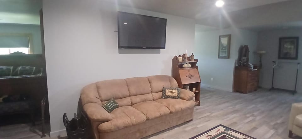 Communal lounge/ TV room, Evening entertainment