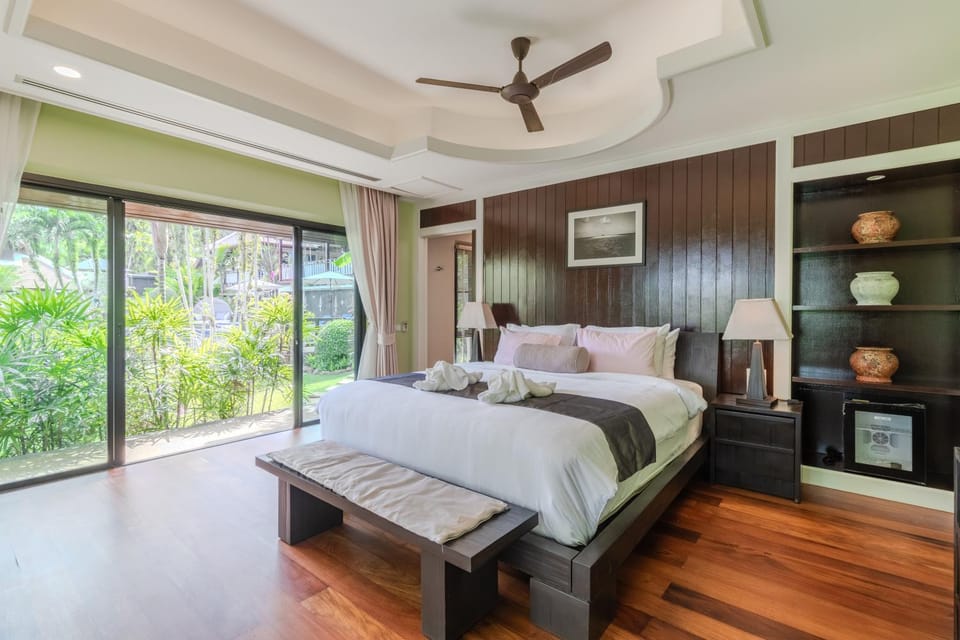 V238 Villa 6BR Lakefront Jacuzzi Sauna & Gym, Near Beach Villa in Rawai