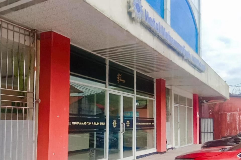 Facade/entrance