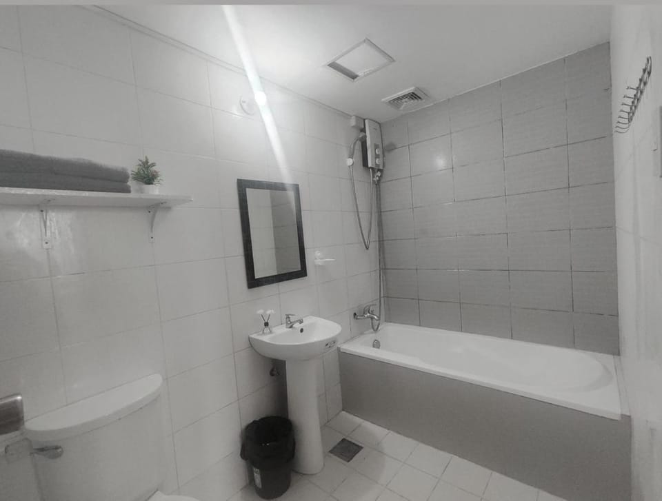 Shower, Toilet, Bathroom, Bath