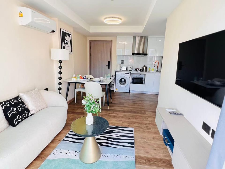 Chiang Mai C8 Vacation Apartment High Floor with Swimming pool landscape Room Preferred Residence Apartment in Chiang Mai