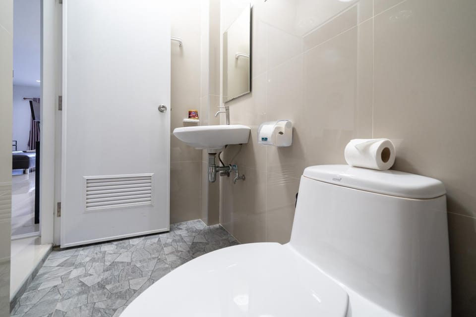 Toilet, Bathroom