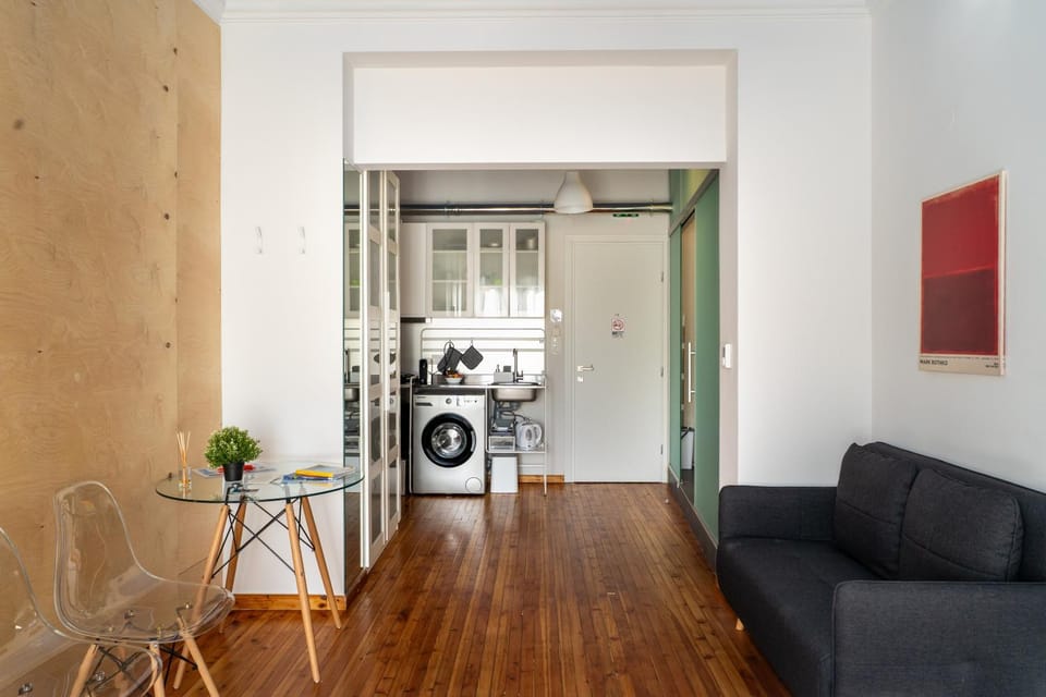 Coffee/tea facilities, Kitchen or kitchenette, Living room, Photo of the whole room, Seating area, washing machine, washing machine, kitchen, kitchen