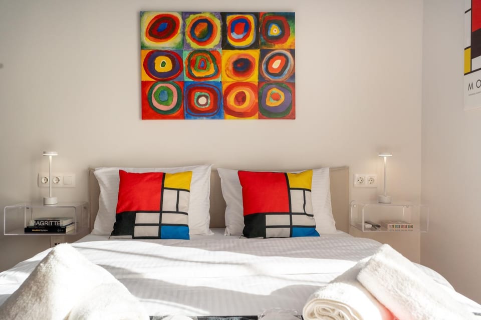 Bed, Decorative detail, Bedroom, towels, towels