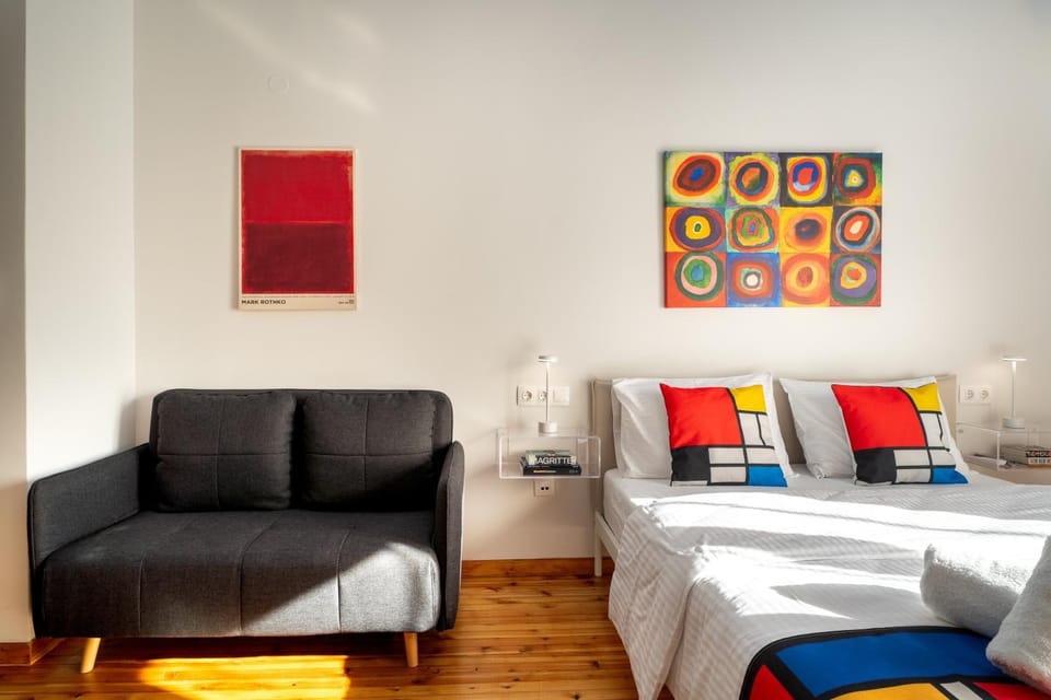 Bed, Living room, Seating area, Bedroom