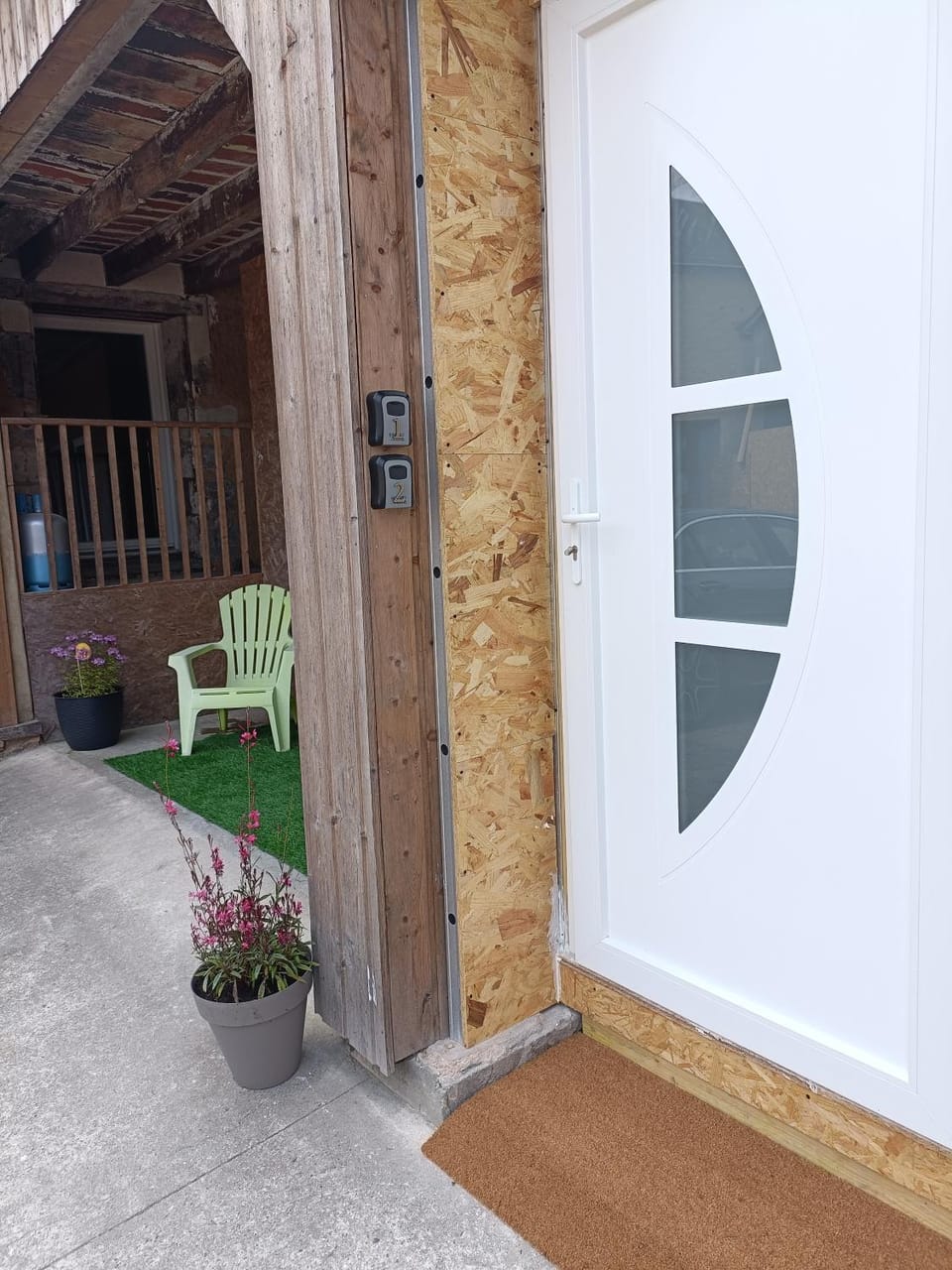 Facade/entrance