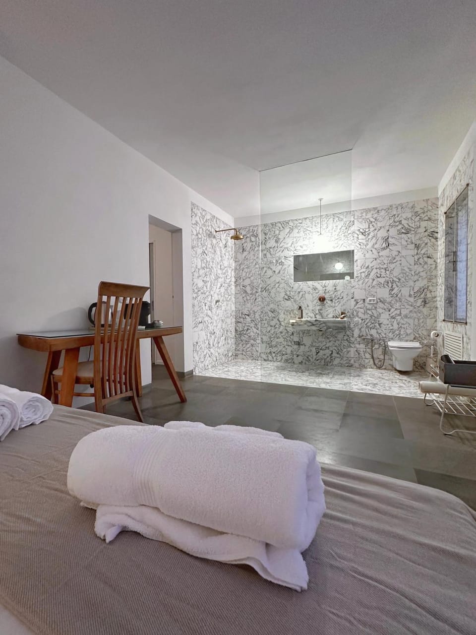 Bathroom, Photo of the whole room, Bedroom