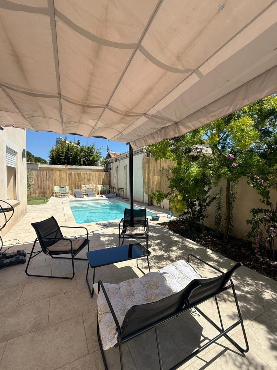 Maison avec piscine à Nimes House in Nimes