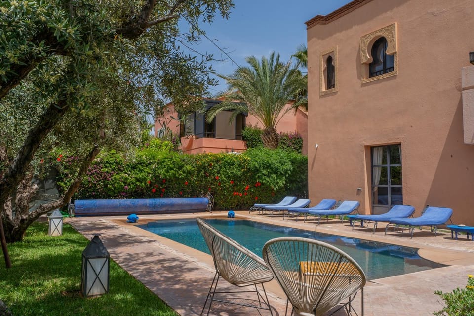Property building, Swimming pool