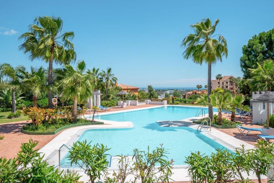 Amazing Sea Views Benahavis, Pool & Gym Apartment in Costa del Sol