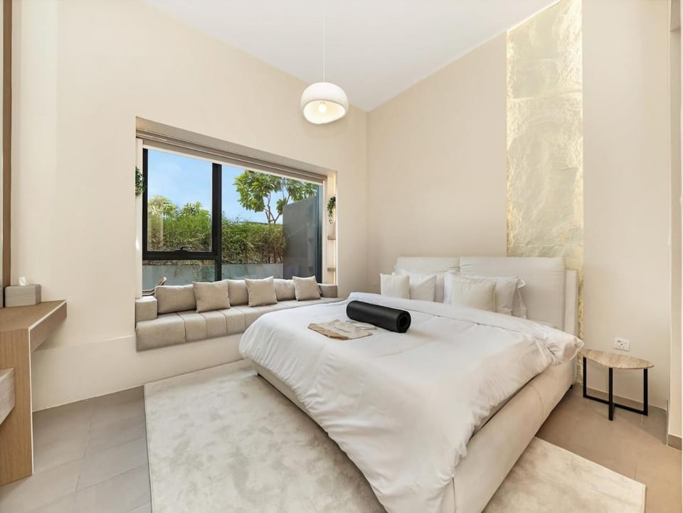 Dubai Hills Retreat Garden, Pool & Park Access Apartment in Dubai