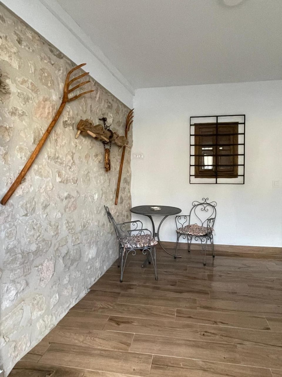 Off site, Living room, Seating area
