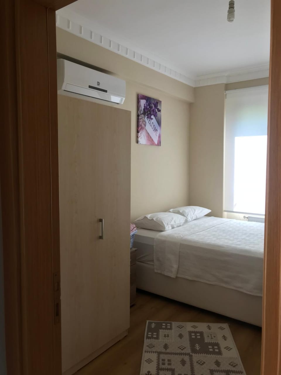 Bedroom, wardrobe, air conditioner